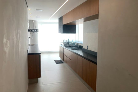 Apartamento à venda com 3 suítes em Indianópolis, São Paulo, SP
