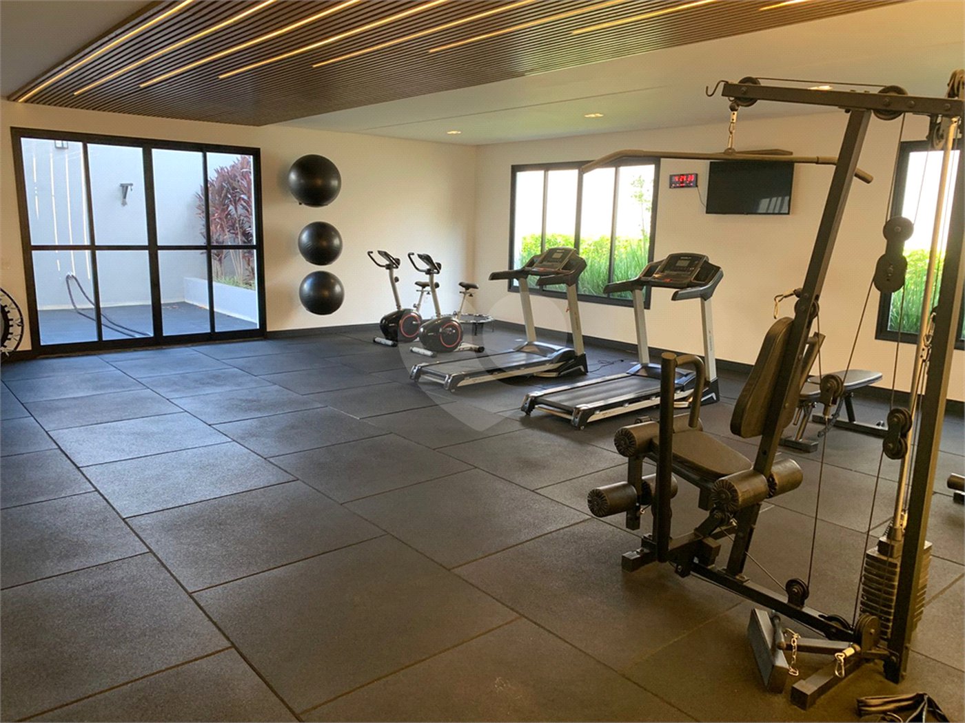 Apartamento à venda com 3 quartos, sendo 2 suítes, em Mirandópolis, São Paulo, SP