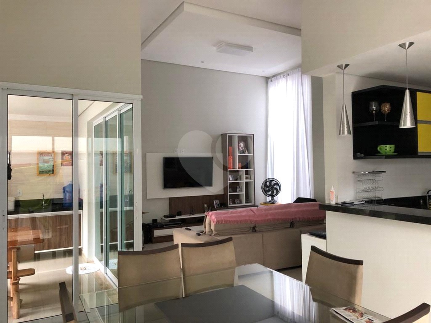 Casa à venda com 3 quartos, sendo 1 suíte, no condomínio Golden Park, Sorocaba - SP