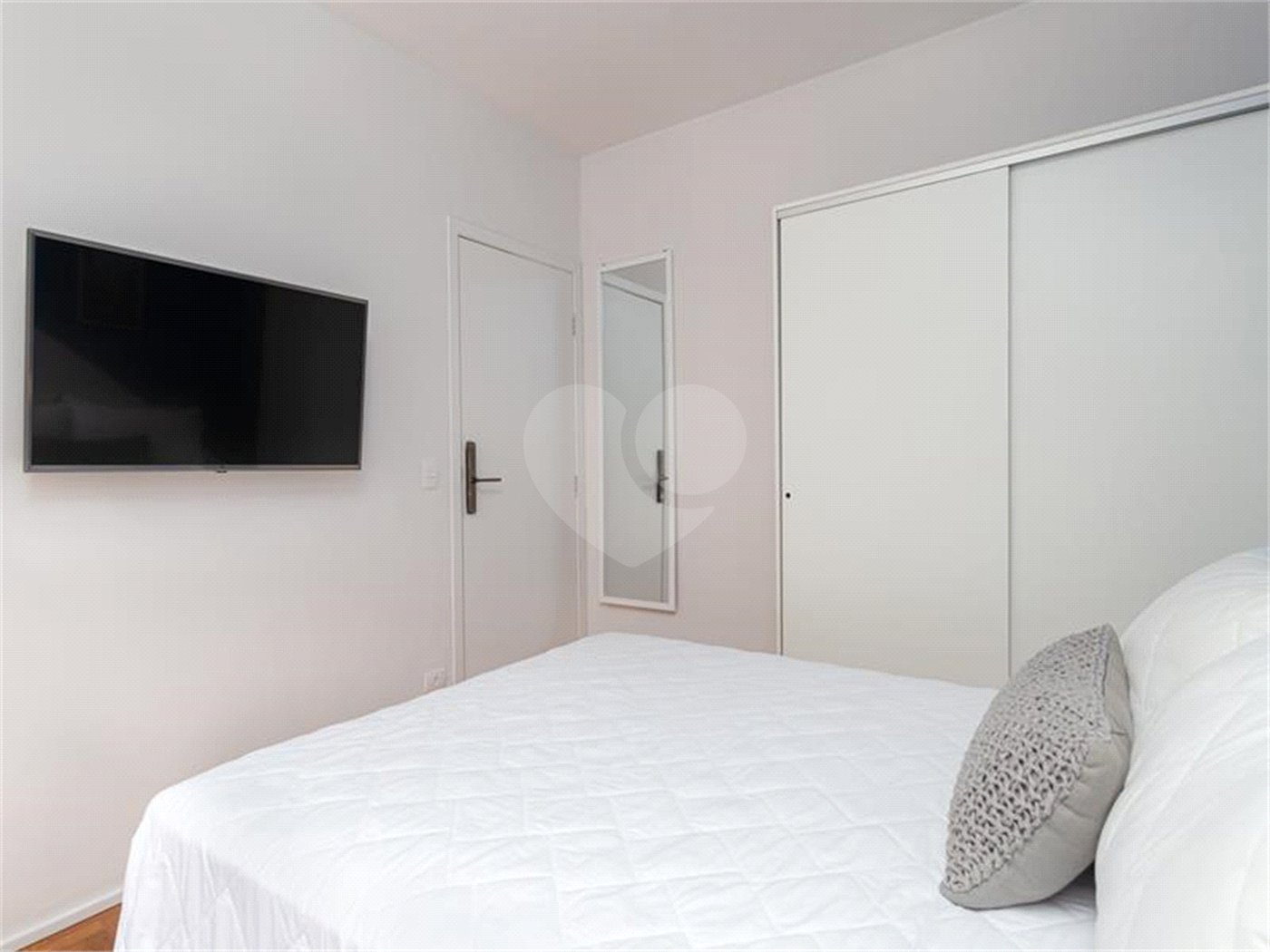 Excelente oportunidade para reformar e ficar com o apartamento dos seus sonhos!