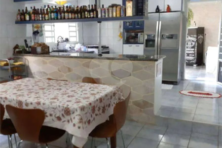 Casa à venda com 3 quartos, sendo 1 suíte, em Jardim Pinheiros, São Paulo, SP