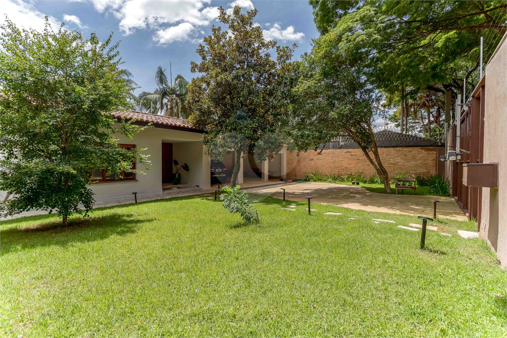 Sobrado à venda com 5 suítes em Jardim dos Estados, São Paulo, SP