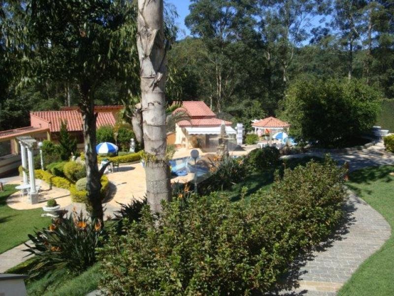 Sobrado à venda com 5 suítes em Juqueri Mirim, Mairiporã, SP
