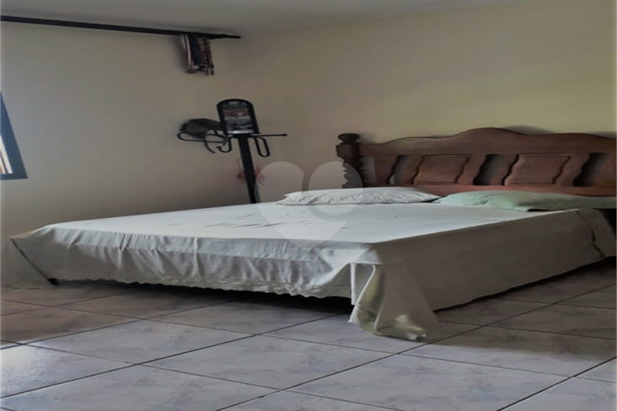 Casa à venda com 4 quartos, sendo 2 suítes, no condomínio Gleba II, Mairiporã - SP