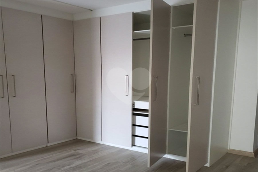 Casa à venda com 3 suítes em Santana, São Paulo, SP