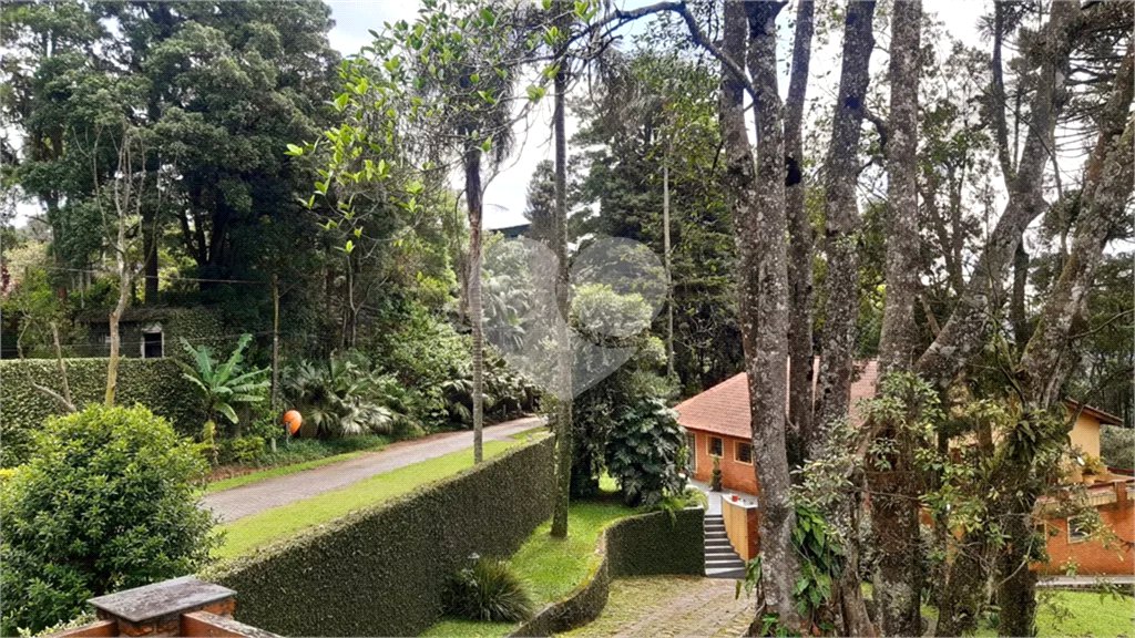 Casa à venda com 3 quartos, sendo 1 suíte, no condomínio Jardim da Monntanha II, Mairiporã - SP