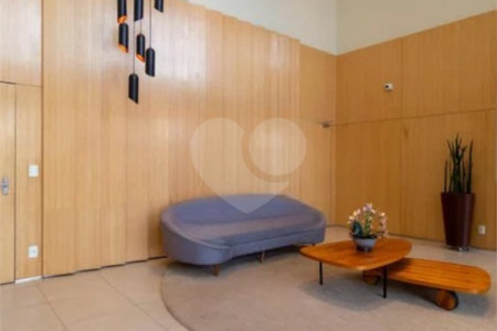 Apartamento à venda com 2 quartos, sendo 1 suíte,  em Quarta Parada, São Paulo, SP
