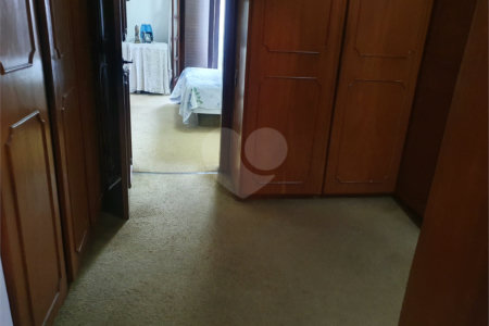 Casa à venda com 4 quartos, sendo 1 suíte, em Interlagos, São Paulo, SP