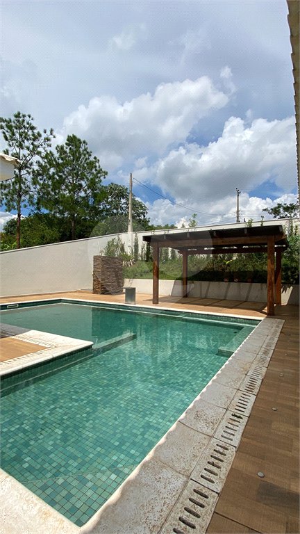 Casa à venda com 6 quartos, sendo 4 suítes,  no condomínio Palmeiras Imperiais, Salto - SP