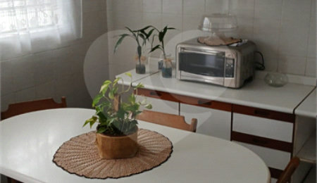 Sobrado à venda com 3 quartos em Vila Carrão, São Paulo, SP