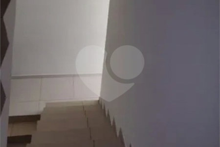 Sobrado à venda em Santo André , com 179m² , 2 dormitórios , sendo 1 suíte e 5 vagas.