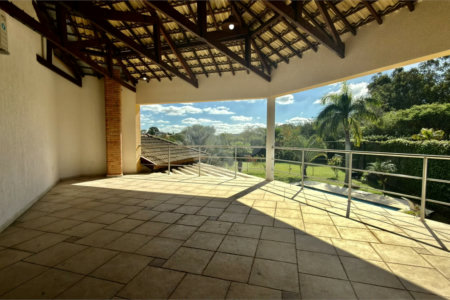 Casa à venda com 4 suítes no condomínio Parque Village Castelo, Itu - SP