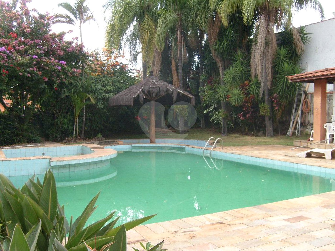 Casa à venda ou para alugar com 4 quartos, sendo 2 suítes,  no Centro, Vinhedo, SP
