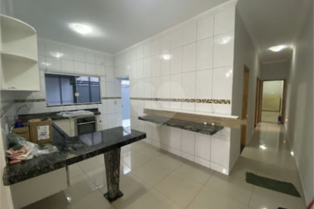 Casa à venda com 4 quartos, sendo 2 suítes,  em Jardim Santa Marta III, Salto, SP