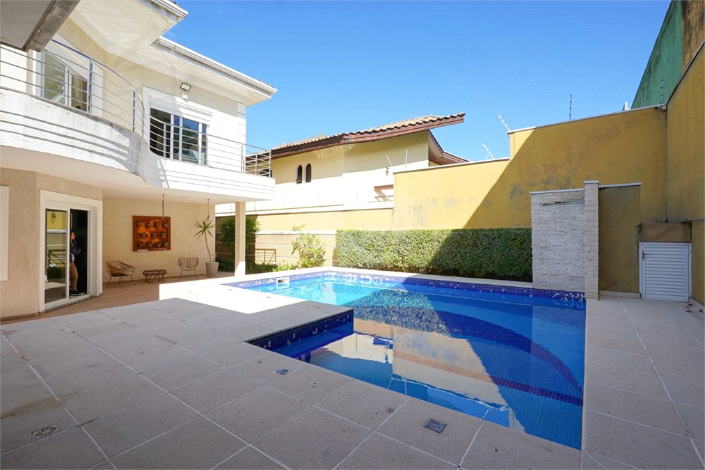Casa à venda ou para alugar com 4 suítes em Interlagos, São Paulo, SP