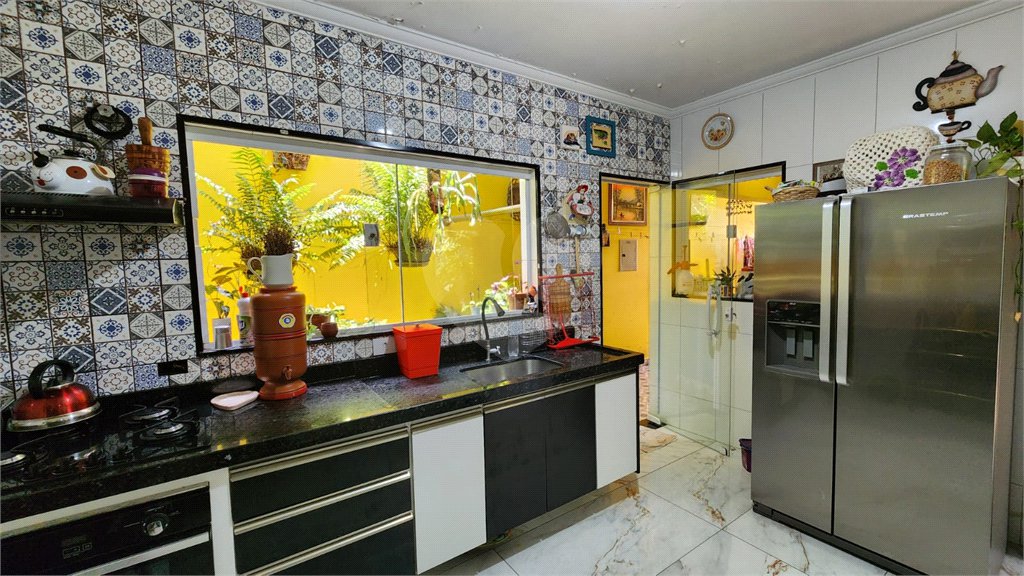 Sobrado à venda com 4 quartos, sendo 1 suíte, em Vila Romão, Salto, SP