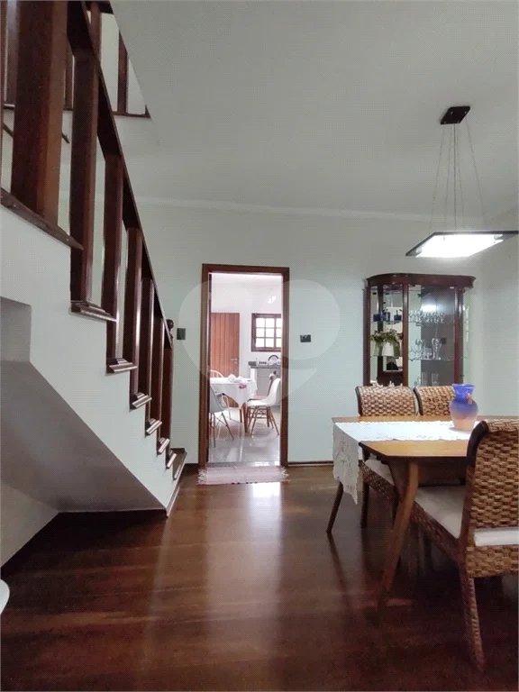 Linda casa à venda no bairro Santa Maria em São Caetano do Sul, 257 m², 3 quartos (1 suíte) e 6 vagas de garagem