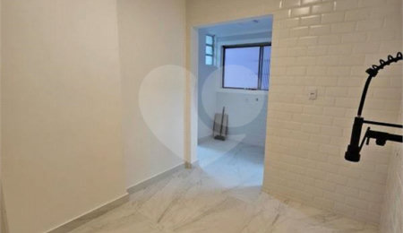 Apartamento à venda com 2 quartos, sendo 1 suíte,  em Saúde, São Paulo, SP