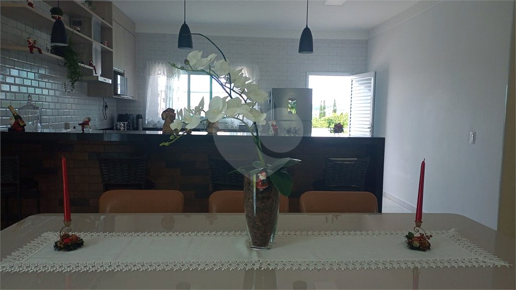 Casa à venda com 5 suítes no condomínio Village da Serra, Araçoiaba da Serra - SP