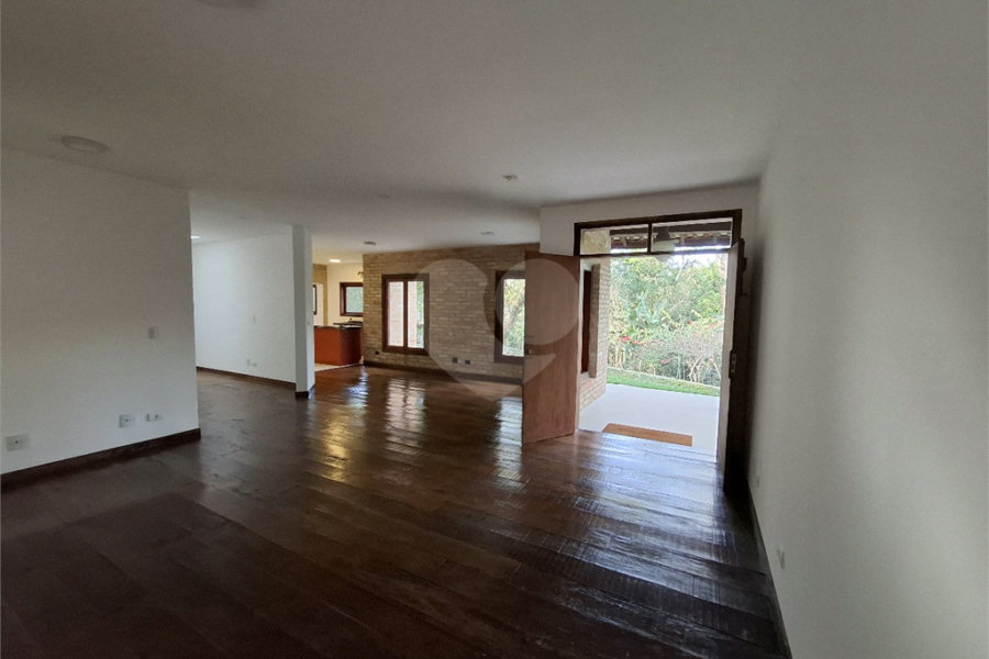 Casa Térrea à venda com 2 suítes em Serra da Cantareira, Mairiporã, SP