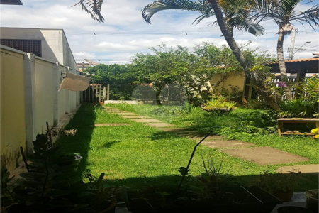 Sobrado à Venda no Parque Fehr – 3 Dormitórios e Área Gourmet em Rua Tranquila