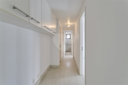 Apartamento à venda com 3 quartos, sendo 1 suíte, em Morumbi, São Paulo, SP