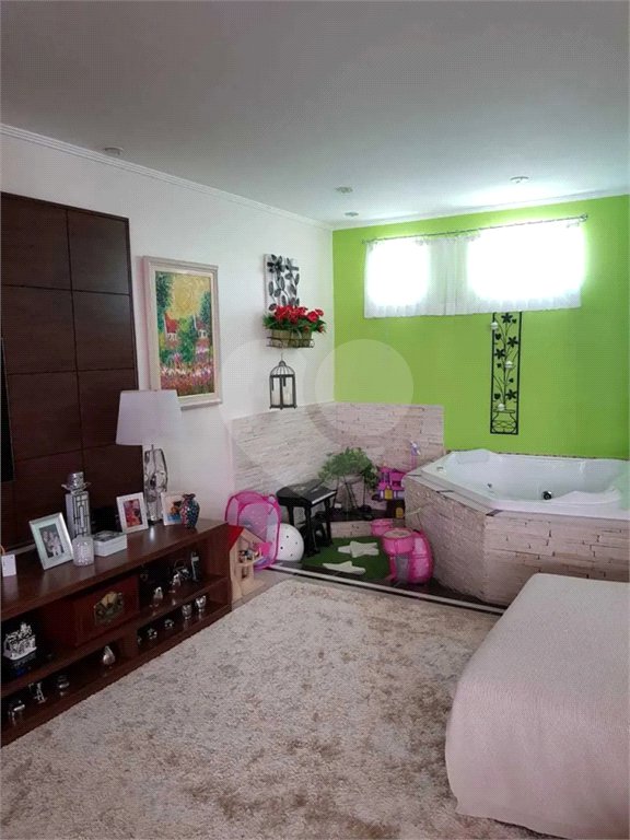 Cobertura com 250m², 3 dormitórios (2 suítes ), 2 vagas de garagem, à venda no bairro Osvaldo Cruz, em São Caetano do Sul