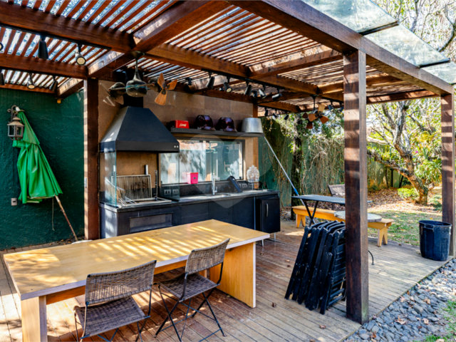 Casa à venda com 3 quartos, sendo 2 suítes,  em Alto da Boa Vista, São Paulo, SP