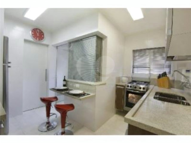 Apartamento à venda com 2 quartos, sendo 1 suíte,  em Vila Olímpia, São Paulo, SP