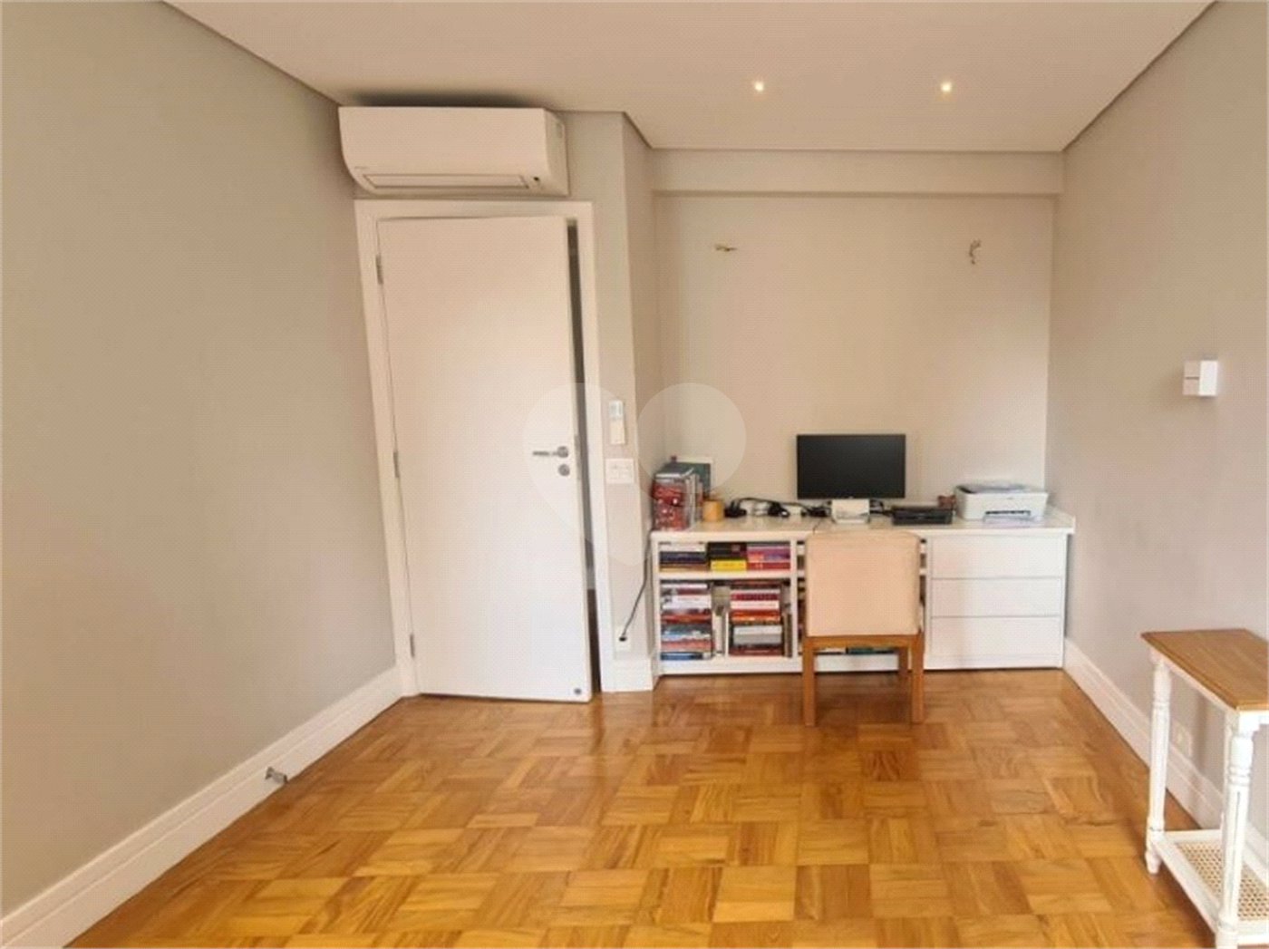 Apartamento à venda com 3 quartos, sendo 1 suíte, em Vila Uberabinha, São Paulo, SP