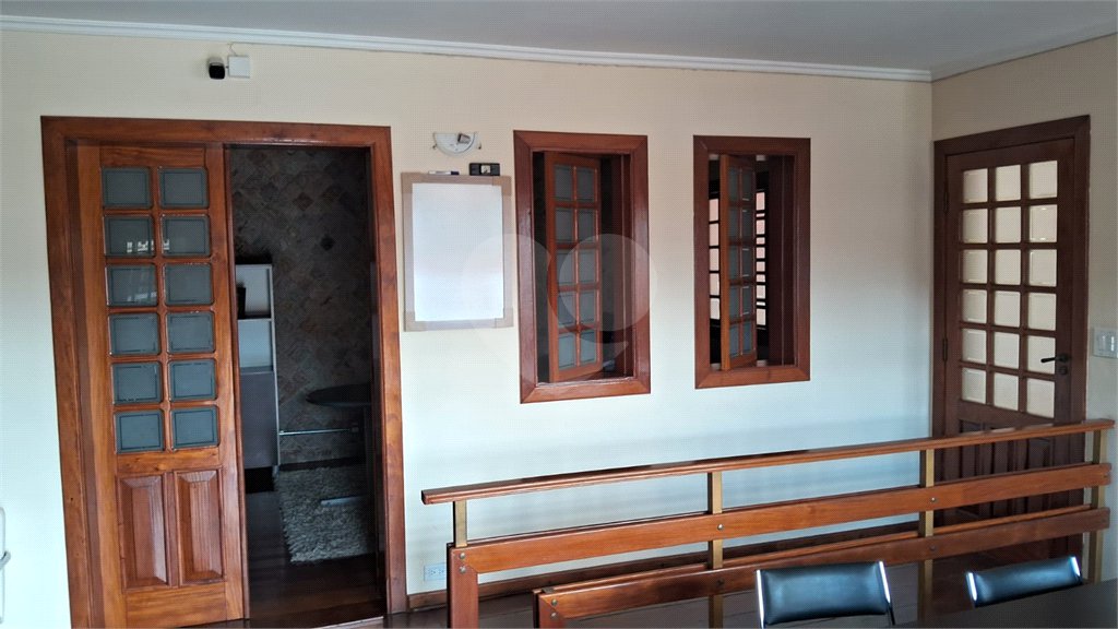Sobrado à venda com 4 quartos, sendo 2 suítes, em Jardim Quisisana, Poços de Caldas, MG