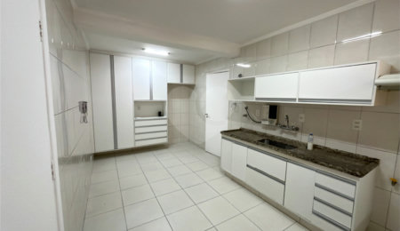 Apartamento à venda com 3 quartos, sendo 1 suíte,  em Itaim Bibi, São Paulo, SP
