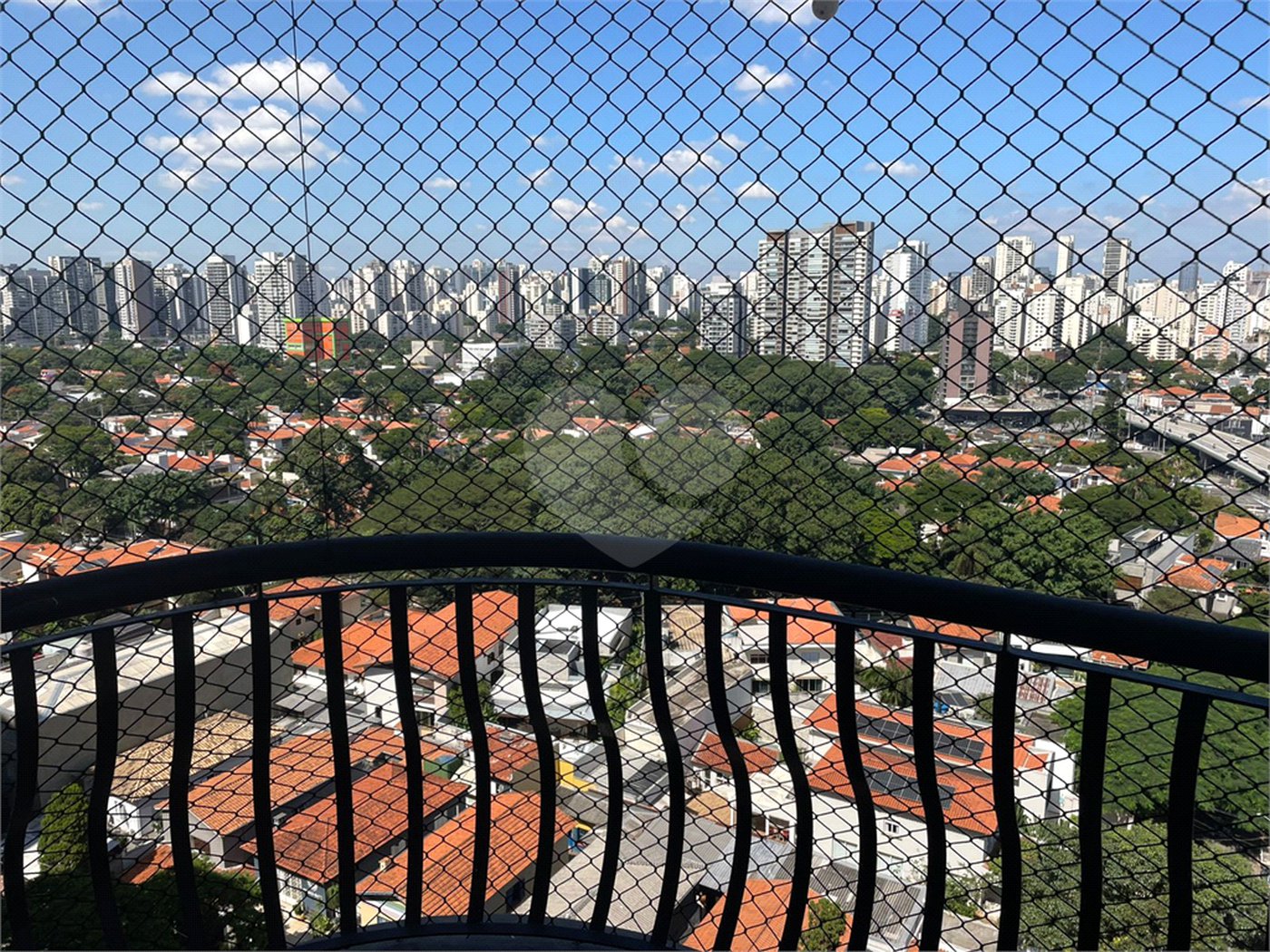 Apartamento para alugar com 3 quartos, sendo 1 suíte, em Indianópolis, São Paulo, SP
