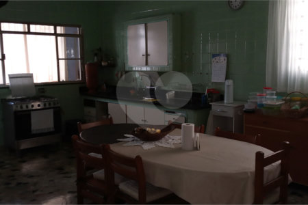Casa à venda com 4 quartos em Jardim da Glória, São Paulo, SP
