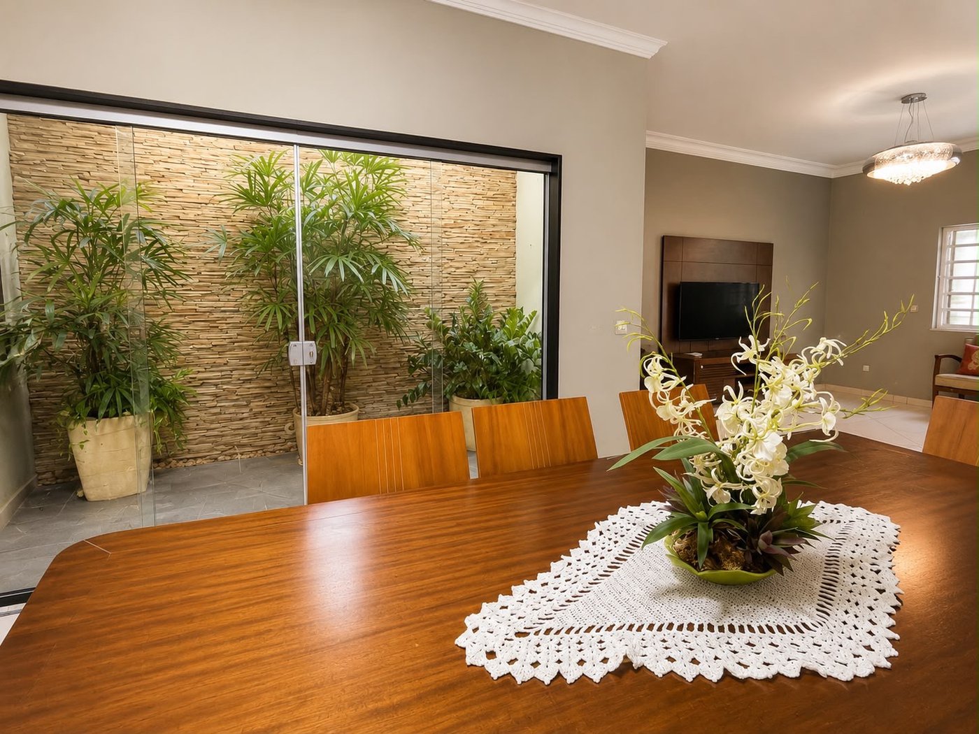 Casa à venda com 4 quartos, sendo 1 suíte,  em Vila Nova, Três Lagoas, MS