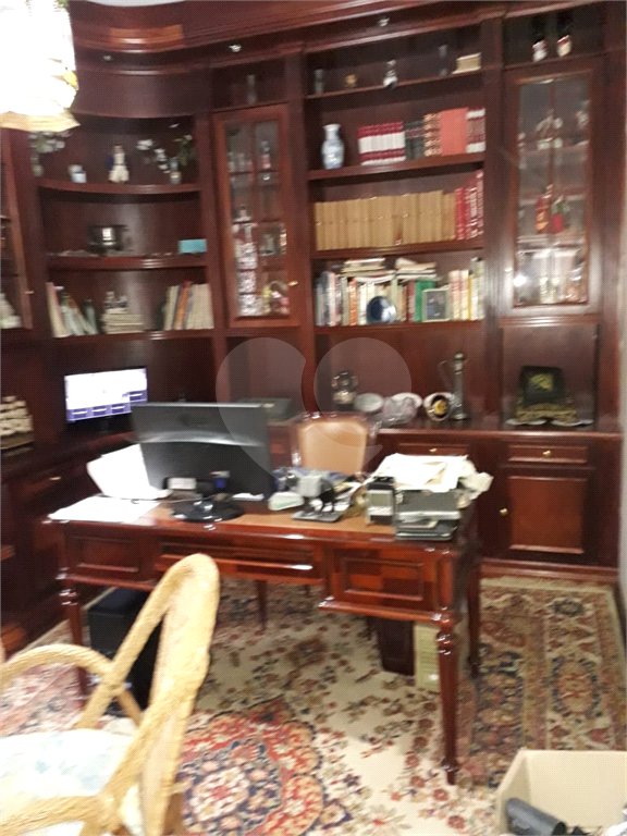 Casa à venda ou para alugar com 5 suítes em Jardim Leonor, São Paulo, SP