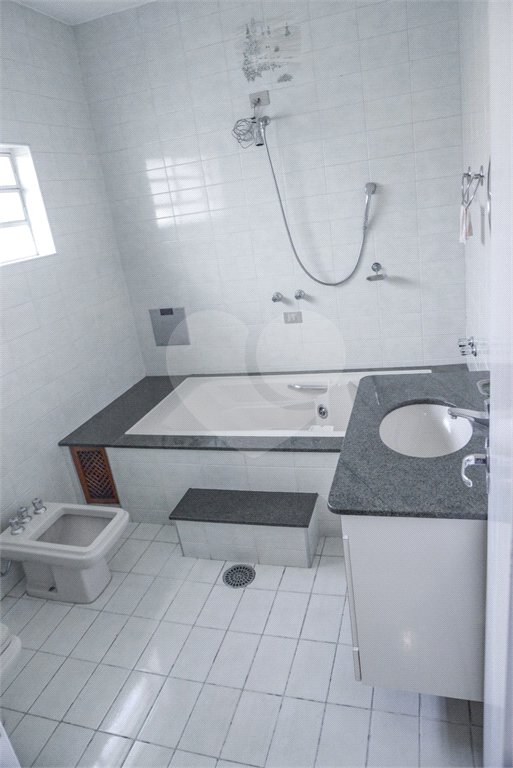 Casa à venda com 2 quartos, sendo 1 suíte, no Centro, Salto, SP