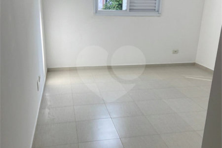 Sobrado à venda com 3 quartos, sendo 1 suíte,  em Vila Pires, Santo André, SP