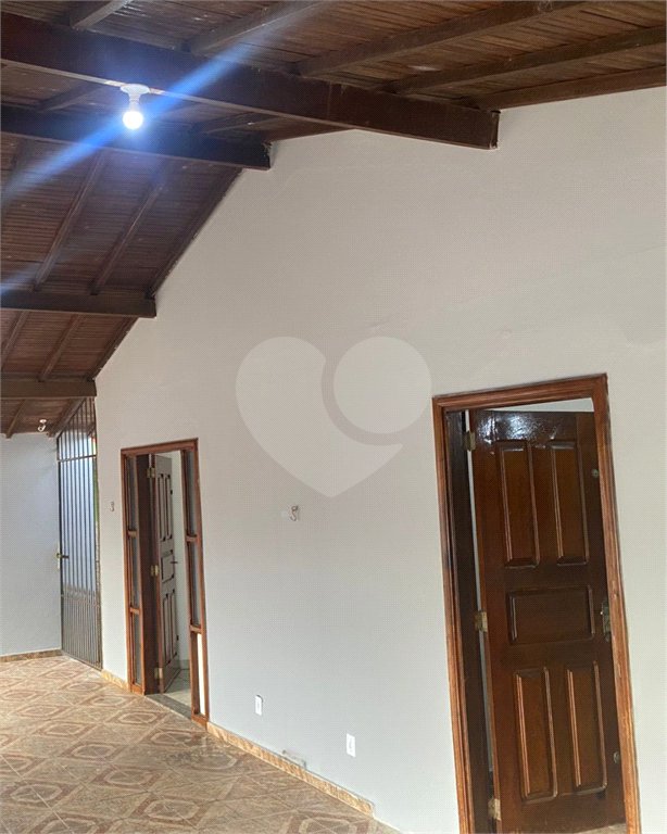 Casa à venda com 3 quartos, sendo 2 suítes, em Parque dos Ipês II, Ponta Porã, MS