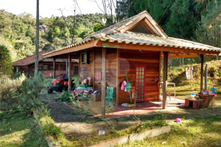 Sítio à venda com 5 suítes em Botujuru, Mogi das Cruzes, SP