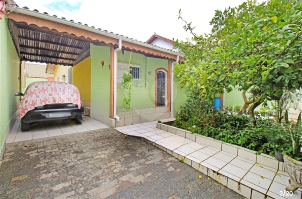 Casa à venda com 3 quartos, sendo 1 suíte,  em Estância Balneária Belmira Novaes, Peruíbe, SP