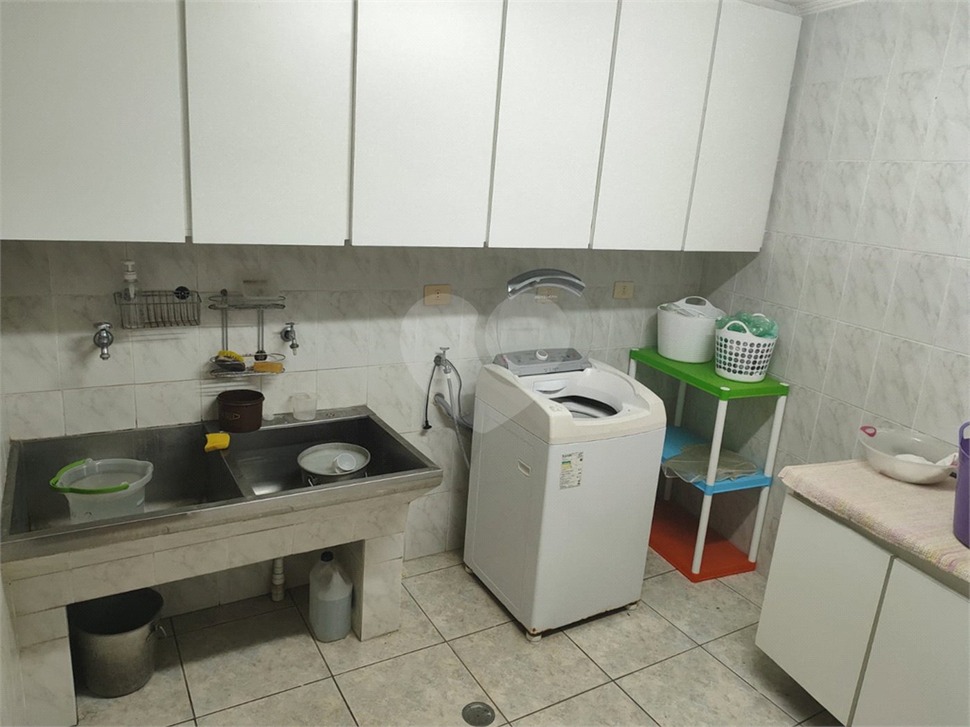 Casa à venda com 4 quartos, sendo 2 suítes, no condomínio Chácara das Rosas, São Paulo - SP