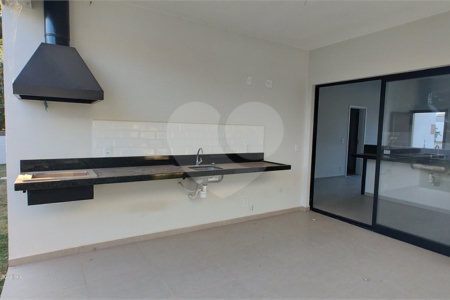 Casa à venda com 3 suítes no condomínio Reserva Ybyra, Atibaia - SP
