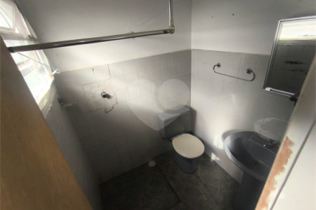 Casa à venda ou para alugar com 5 quartos, sendo 1 suíte,  em Parque Independência, São Paulo, SP