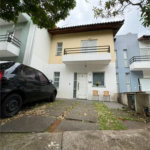 Casa à venda com 3 quartos, sendo 1 suíte, no condomínio New Village, Cotia - SP