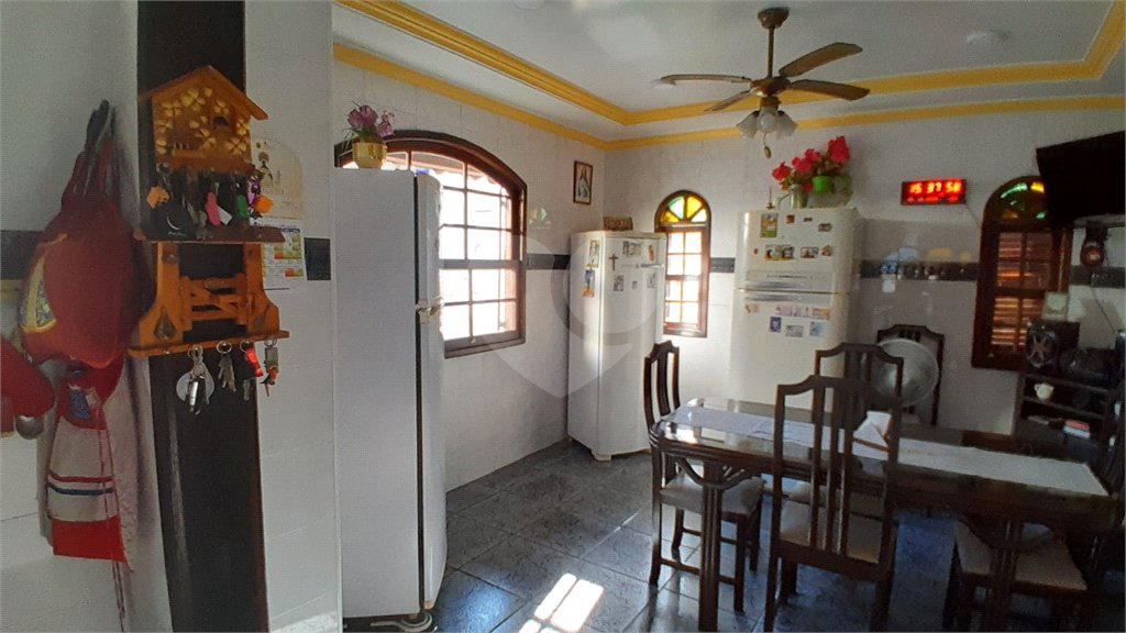 Casa à venda com 4 quartos, sendo 1 suíte, em Bangu, Rio de Janeiro, RJ