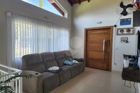 Casa à venda com 4 suítes no condomínio Shambala I, Atibaia - SP