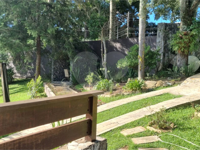 Casa à venda com 7 quartos, sendo 4 suítes,  no condomínio Residencial Ypeville, Mairiporã - SP