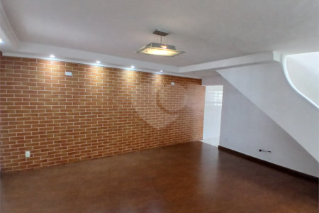 Sobrado à venda com 3 quartos, sendo 1 suíte, em Parque Rodrigues Alves, São Paulo, SP