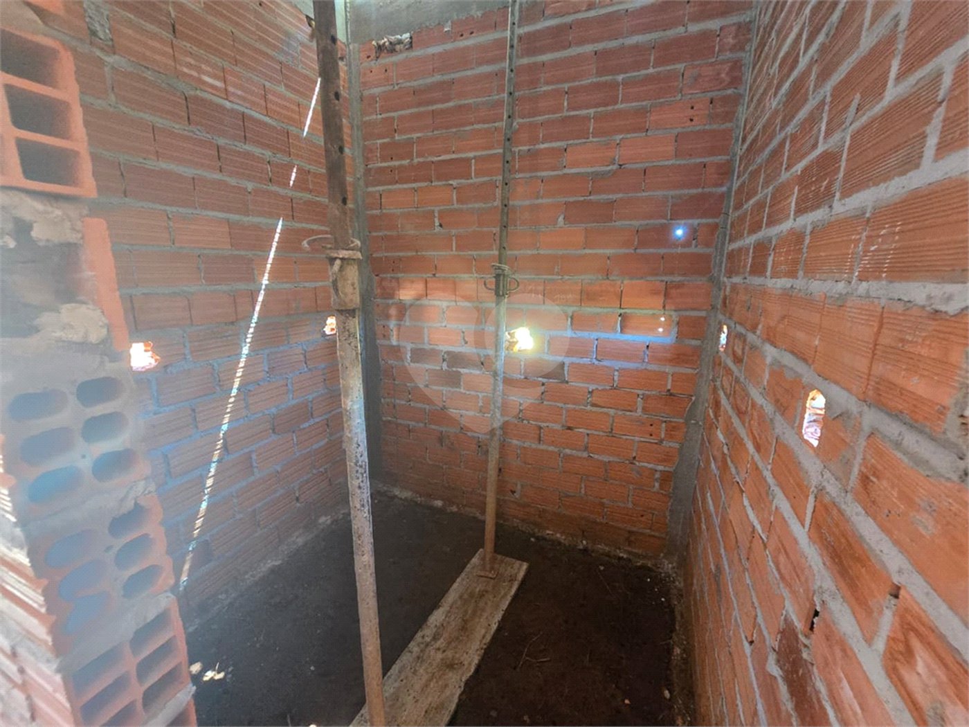 Casa à venda com 3 quartos, sendo 1 suíte, no condomínio Residencial Tivolli, Itapetininga - SP
